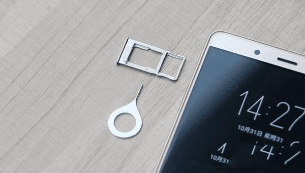 给努比亚Z11 Max手机插sim卡的步骤