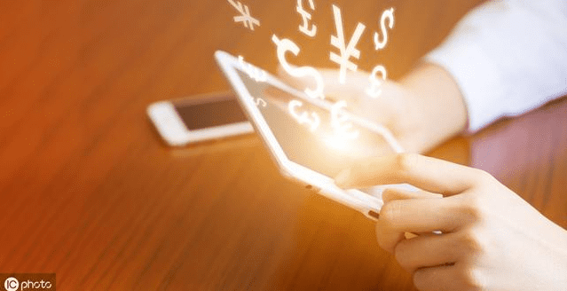 自学前端和参加培训究竟有什么不同呢?