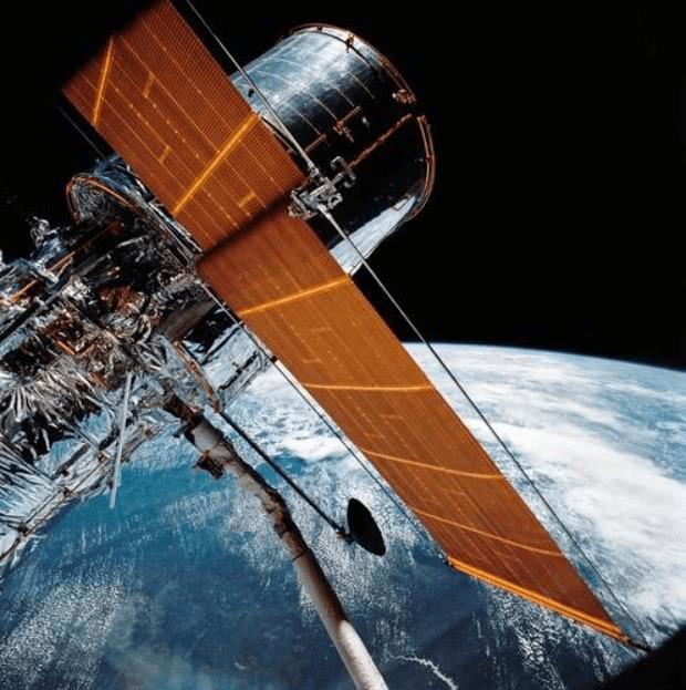 哈勃太空望远镜发现迄今最遥远星系群
